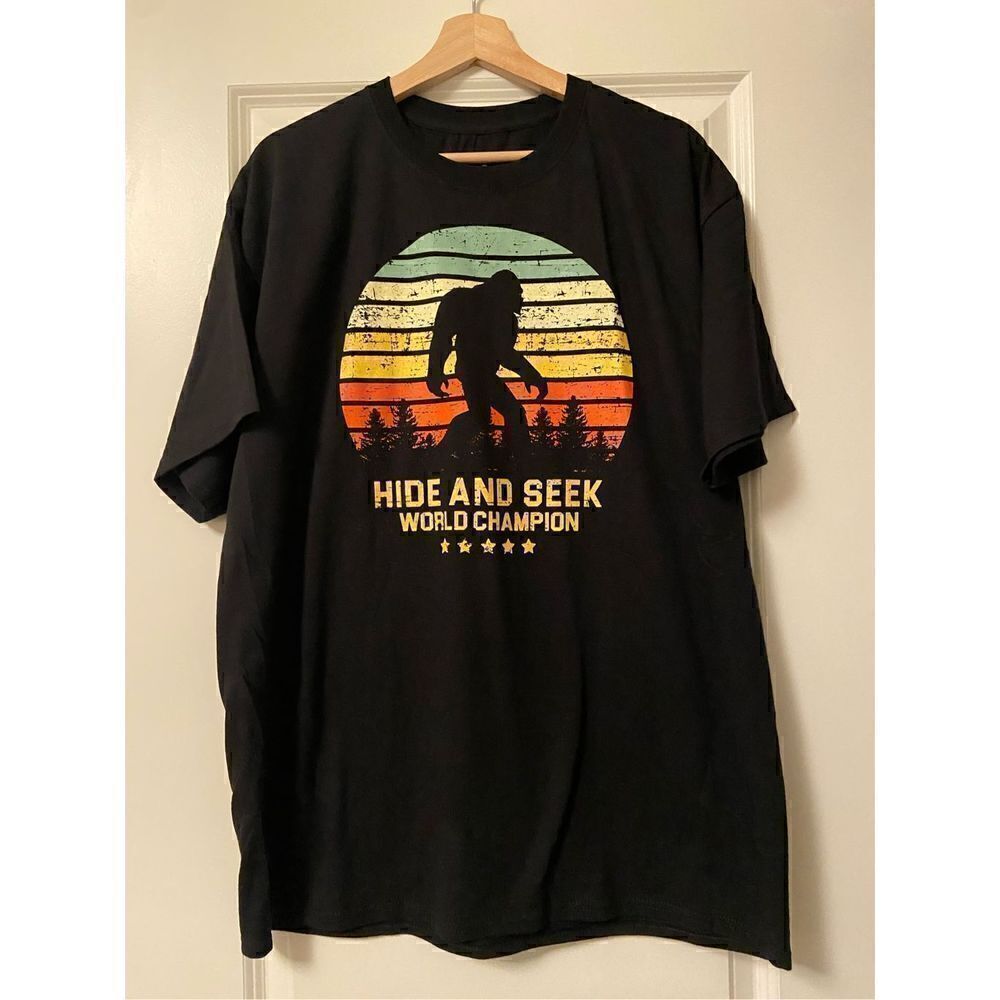 Hide and Seek World Champion Men's T-shirt size XL